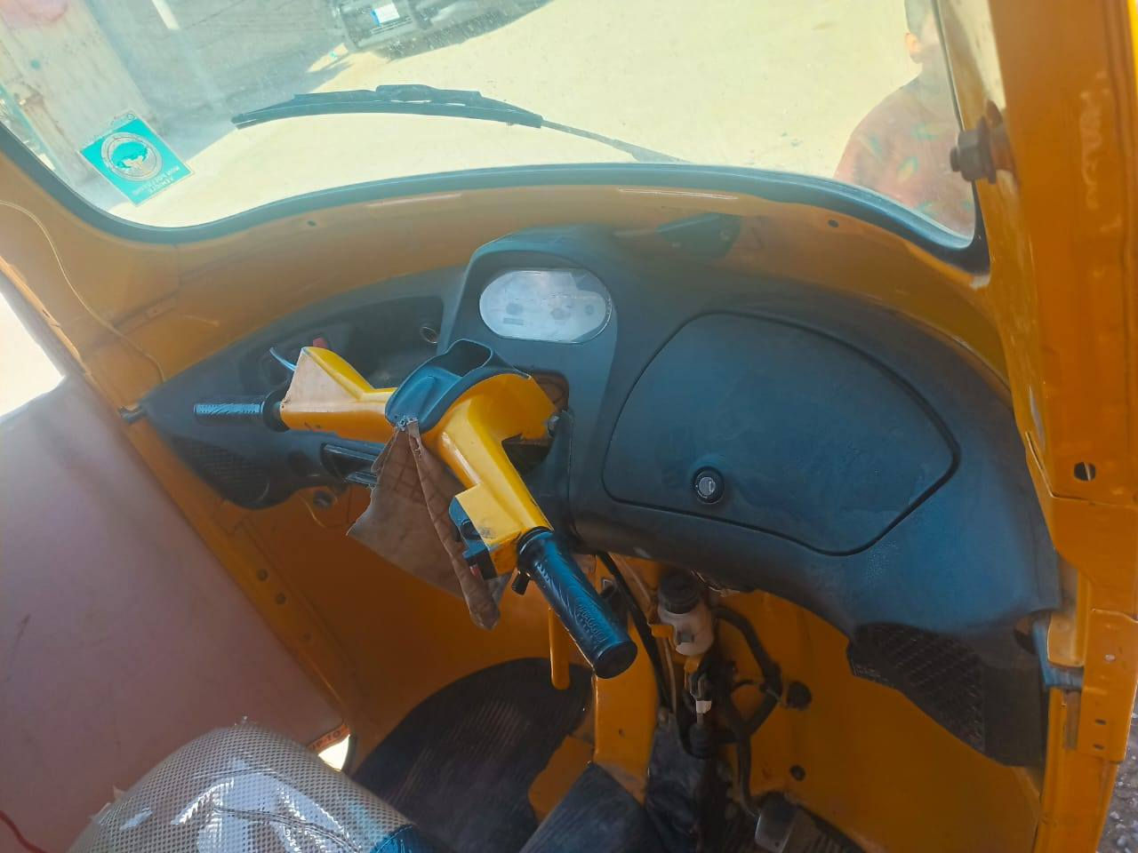 سلام عليكم شباب بياجو 19 طالع بل 21تكتك رقم وسنويه كامله المحرك تحوير ديفياس قبل شهر من حورته تكتك جديده بيه ضربه بصيطه العنوان شط العرب سعر 5000 ملايين  وهاذ رقم***********
