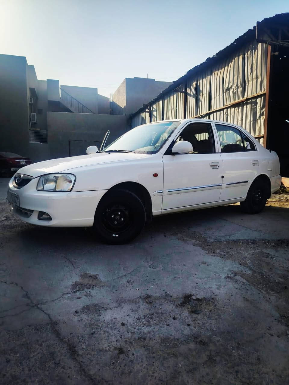 السلام عليكم هونداي فيرنا موديل 2015 كفالة من الصبغ والضربة بيها بارد بخشم الجاملغ بسيط وشخط بالباب الخلفي الأيمن كير مكينة تبريد دوشمة السيارة جاهزة ع اخر حباية بسمي السيارة مكانها بغداد ***********
