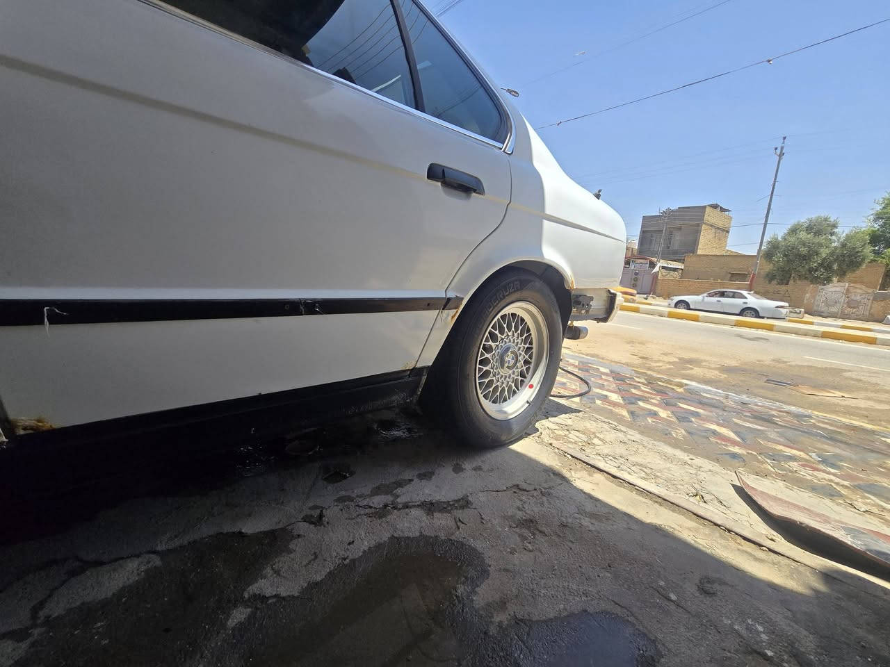 BMW 520i
مكينه مسكر  ٦ جديده كلش كير عادي طياره السياره ترايك ٢٤٠ حداده وتخم ويل خليه وتاير توني شادهن سياره جديده وحلوه عالي ناصي جيكات كله شغاله بانزين حماوه عداد كيلو متر كله يشتغل تبريده فان شغال عوزه كمبريسر السياره  ارقامه ممستلميهن ب احداث ٢٠١٤ راعي موجود وبو الوكاله العامه موجود اذا الك خلك تحول روح للموصل الوكاله وسنويه عندي ولوحات ورقيه بيه ومستمسكاتهم عندي  سعره ١٩ مجال حك الجيه فقط رقمي ومتوفر واتساب 
*********** مكاني ذي قار قضاء الشطره اقره المنشور بروح اهلك
