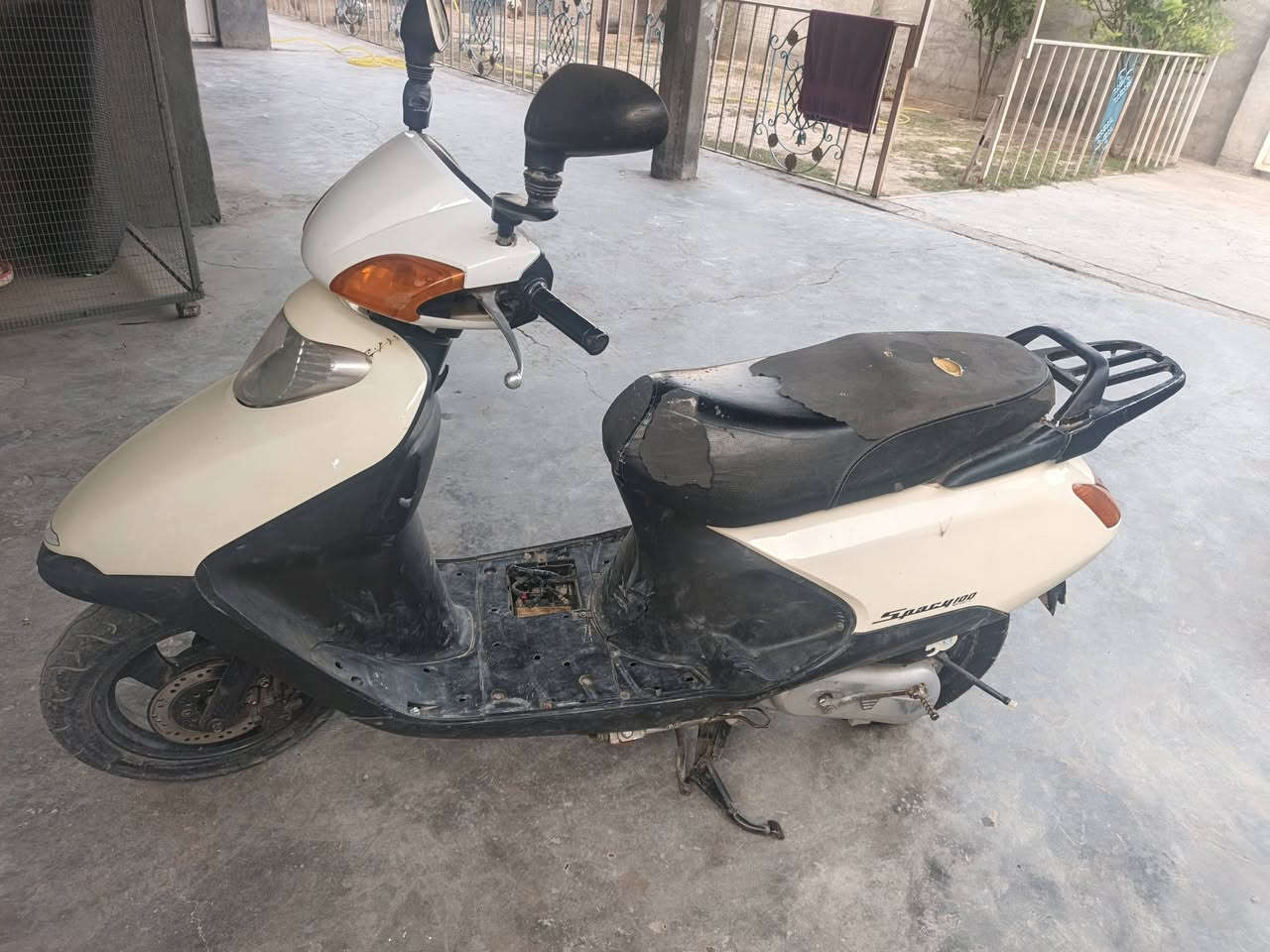 سبيسي ياباني للبيع سعر ٣٥٠ الف دراجه نضيفه اي نقص مابيهه  ***********
