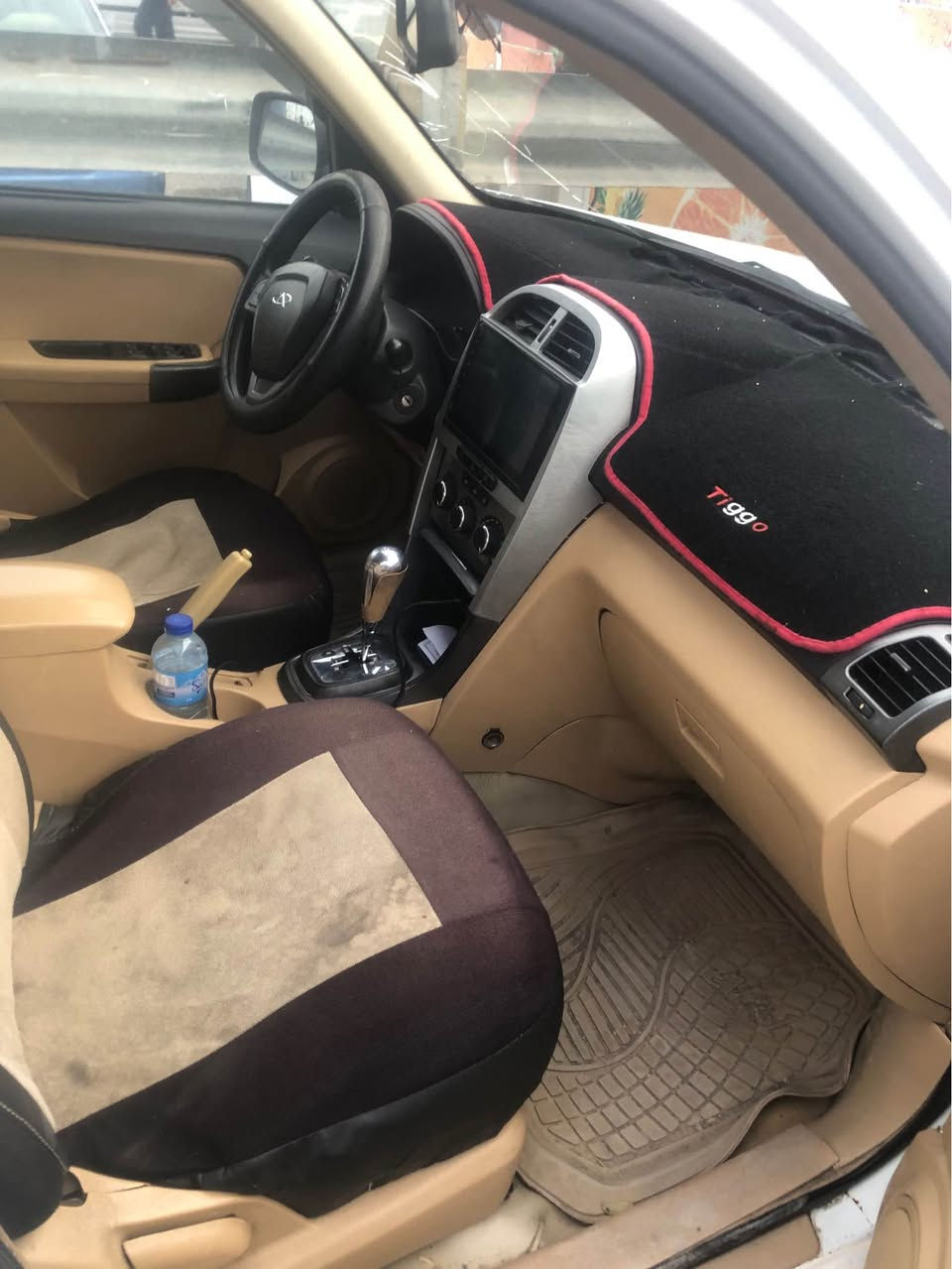 شیری تیگۆ ٢٠١٣ جام کارەبای سەقف سلاید کوشن گەرم و ساردی هەیە و گیر و مەکینەی بیلاد تەقەو رەقەی نییە پارجەی و لیدراوی نییە سبوغیشی نییە دەفتەربەنزینی هەیە و سەنەویکی بەسەر نەجووە و بەناو خۆمەوەیە سەیارەکە ١٧٠ هەزار کم رۆیشتە خاتریکی برایانەشی تیایە سعر ٥٠ وەرەقە كركوك, العراق


**إذا كنت صاحب هذا الإعلان وتريد حذفه لأي سبب، رجاءا أرسل رسالة إلى الدعم الفني**