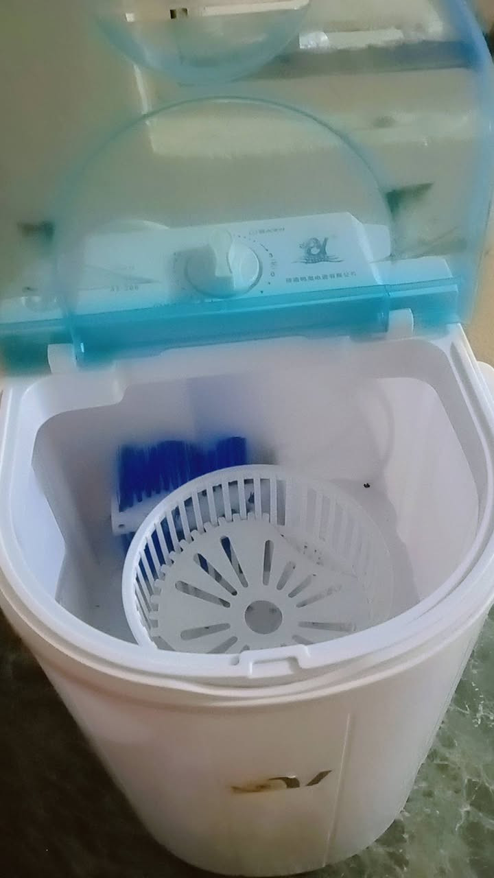 غساله ملابس اطفال وتغسل احذيه جديدة مامستعمله غسيل وتنشيف اخذتها ب 35ابيعها ب 25
ميز بلازمه سعر 25وبي مجال 
عنوان كوكجلي ***********
