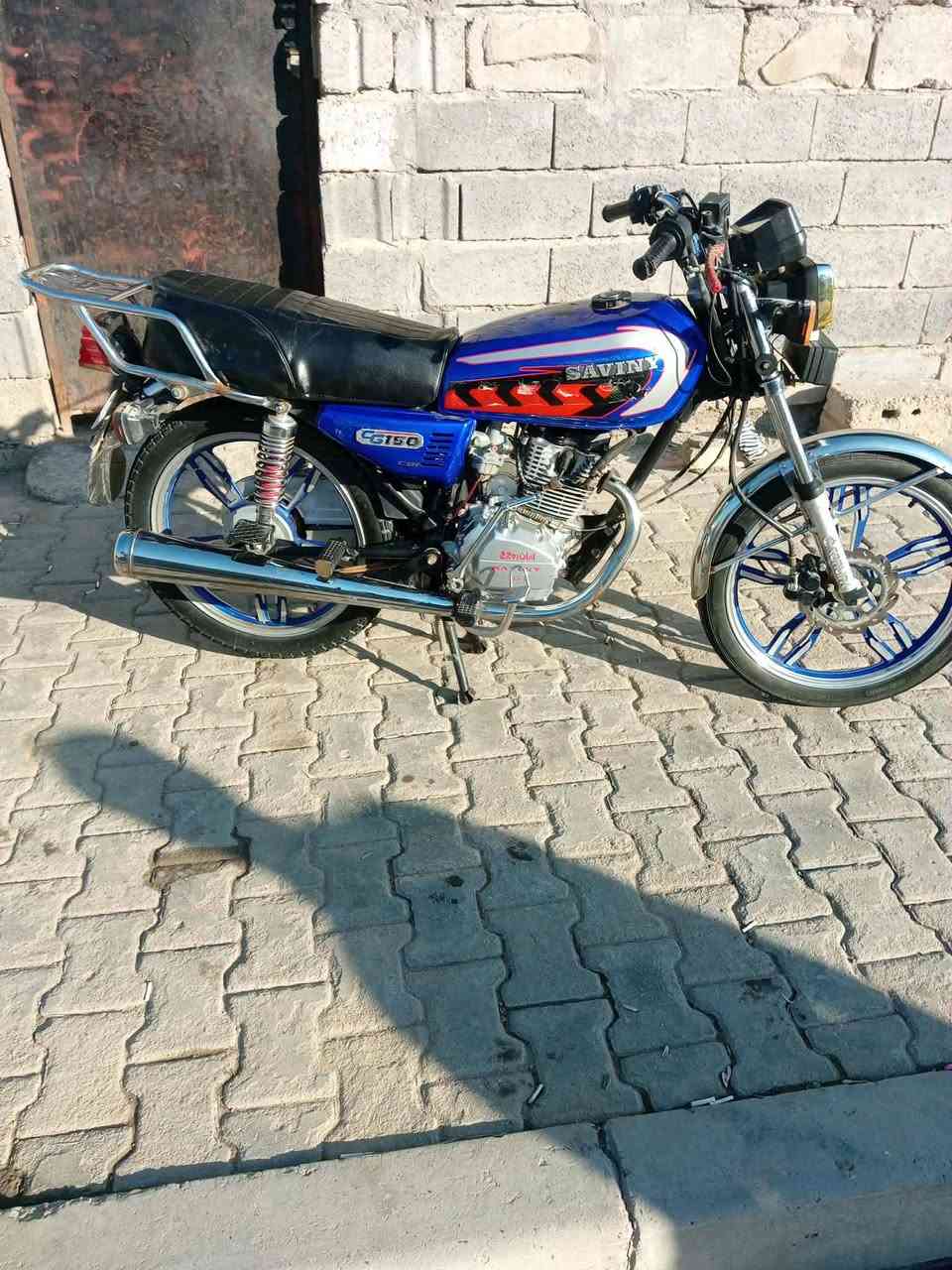 اسلام عليكم دراجه للبيع سفان موديل 22 اوراق اصوليه دراجه نضيفه أو حلوه شلعه لا نضوح  ولا تبخير محرك ناعم مكان محموديه السعر 475 أو بي مجال بصيط *********** الشراي يتصل
