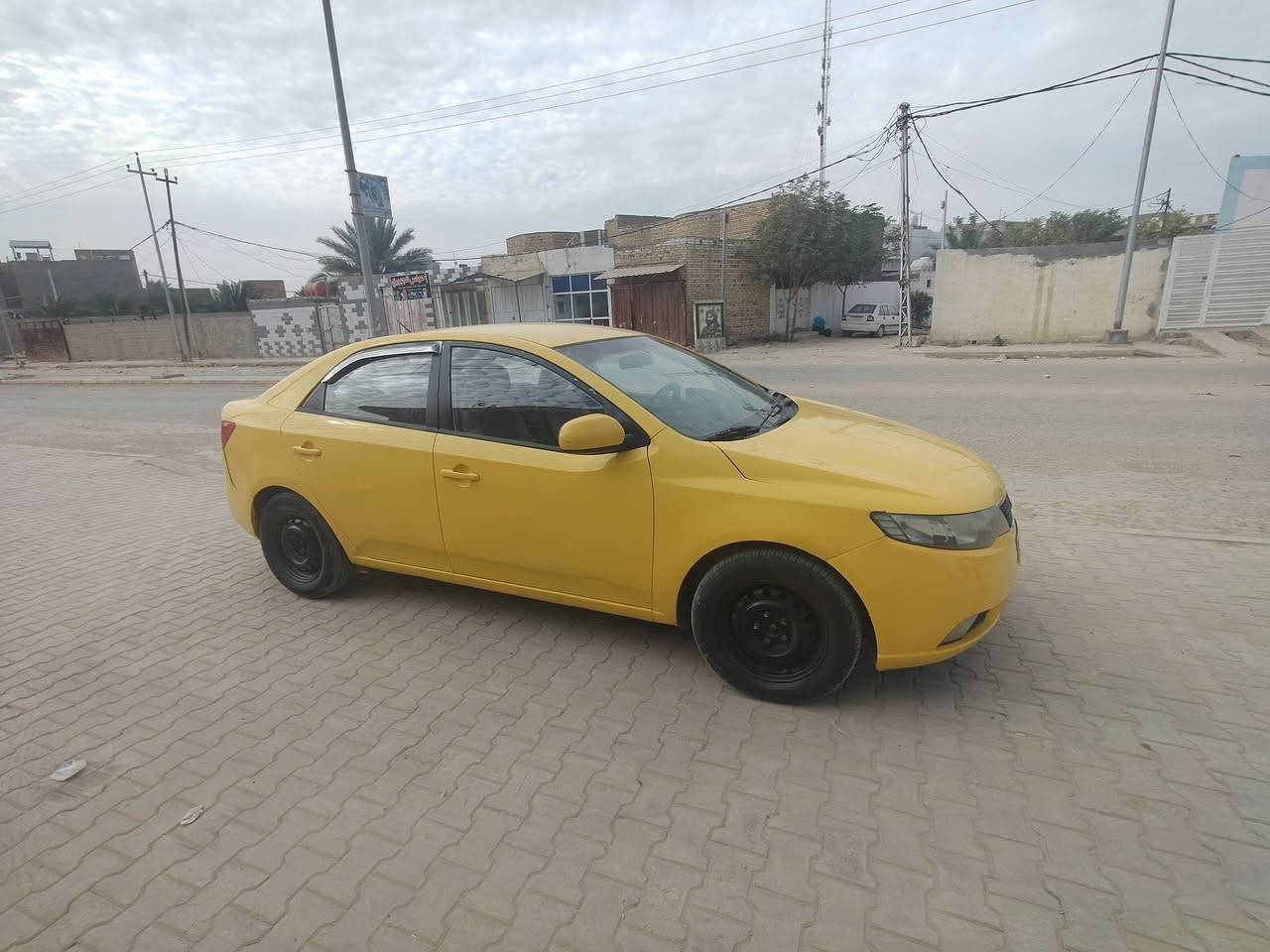 سيارة للبيع
🔹 النوع: كيا سيراتو 2013
🔹 الحالة:قطعتين (جاملغ + باب)
🔹 المكينه: مكفولة ما بيها شيء
🔹  باسمي
🔹 السعر: 85 ورقة قابل للتفاوض 
🔹 المكان: الديوانية / قضاء الحمزة الشرقي
📞  الاتصال على ***********
