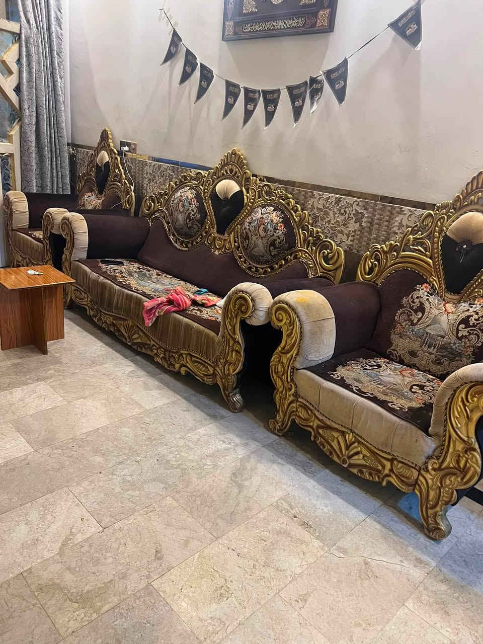 للبيع السعر 450تخم نضيف 
الشراي يخابر ‭***********‬
