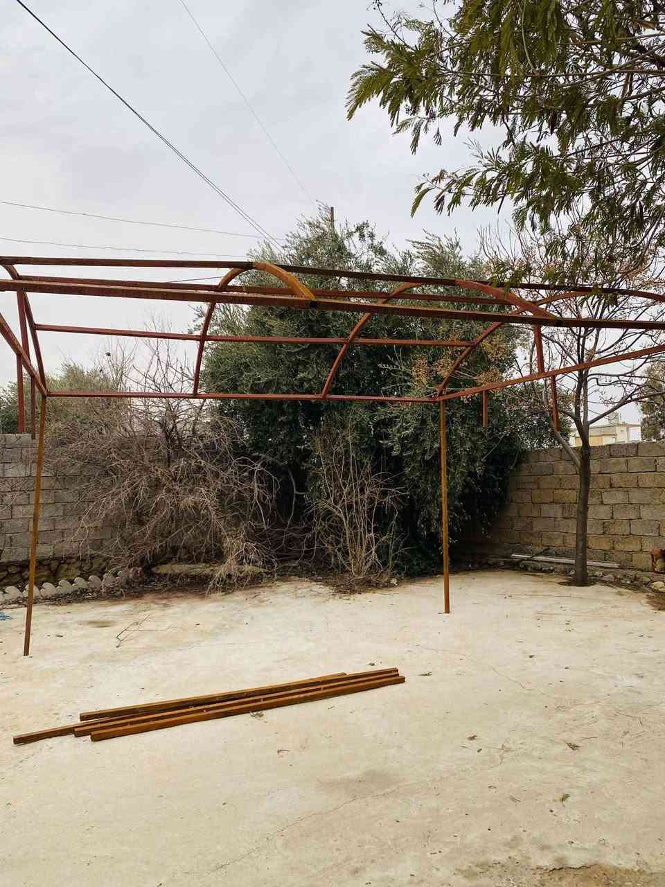 مكلف  هيكل خيمه ويرهم سقيفه سياره 
حديد وزن ثقيل 
ارتفاع مترين و60
العرض 4ونص
الطول5
السعر175 وبيها مجال 
***********
