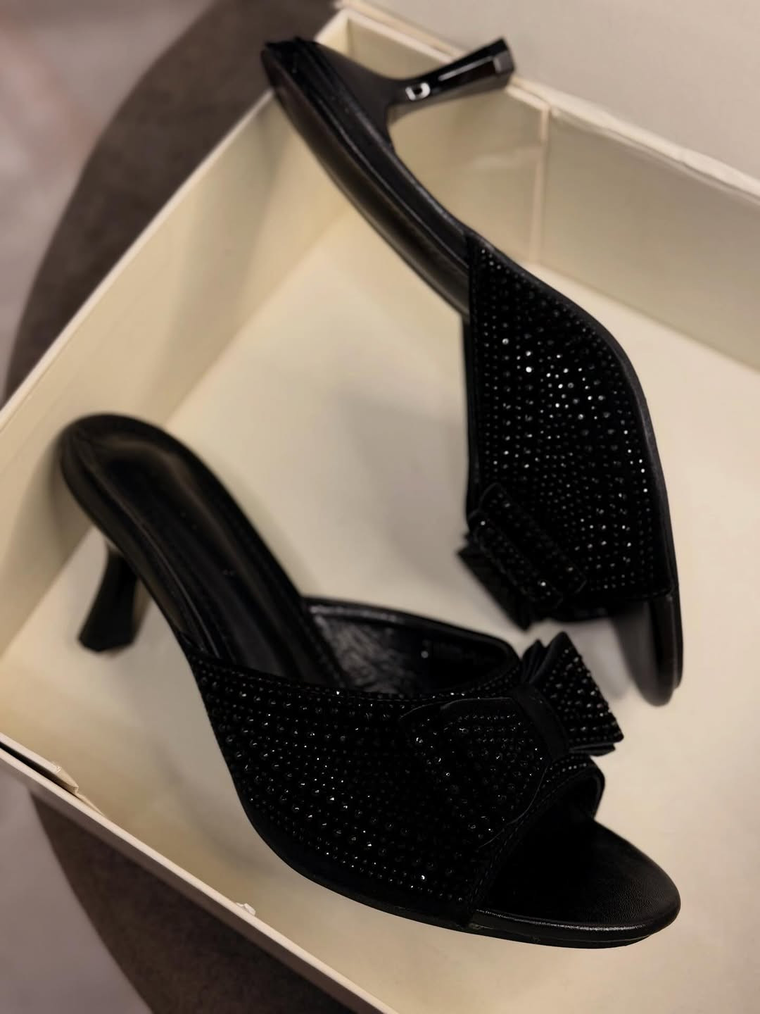 جديد NEW

كوالتي عالي جداً 

Size 36.37.38.39.40.40.41

شغل يدوي 
دبّان طبي 

كعب 5cm

اسود ابيضّ ذهبي  فضي 

للحجز والاستفسار دايركت 

كوني هنا viola 
الثقه. الراحه. الجمال


**إذا كنت صاحب هذا الإعلان وتريد حذفه لأي سبب، رجاءا أرسل رسالة إلى الدعم الفني**