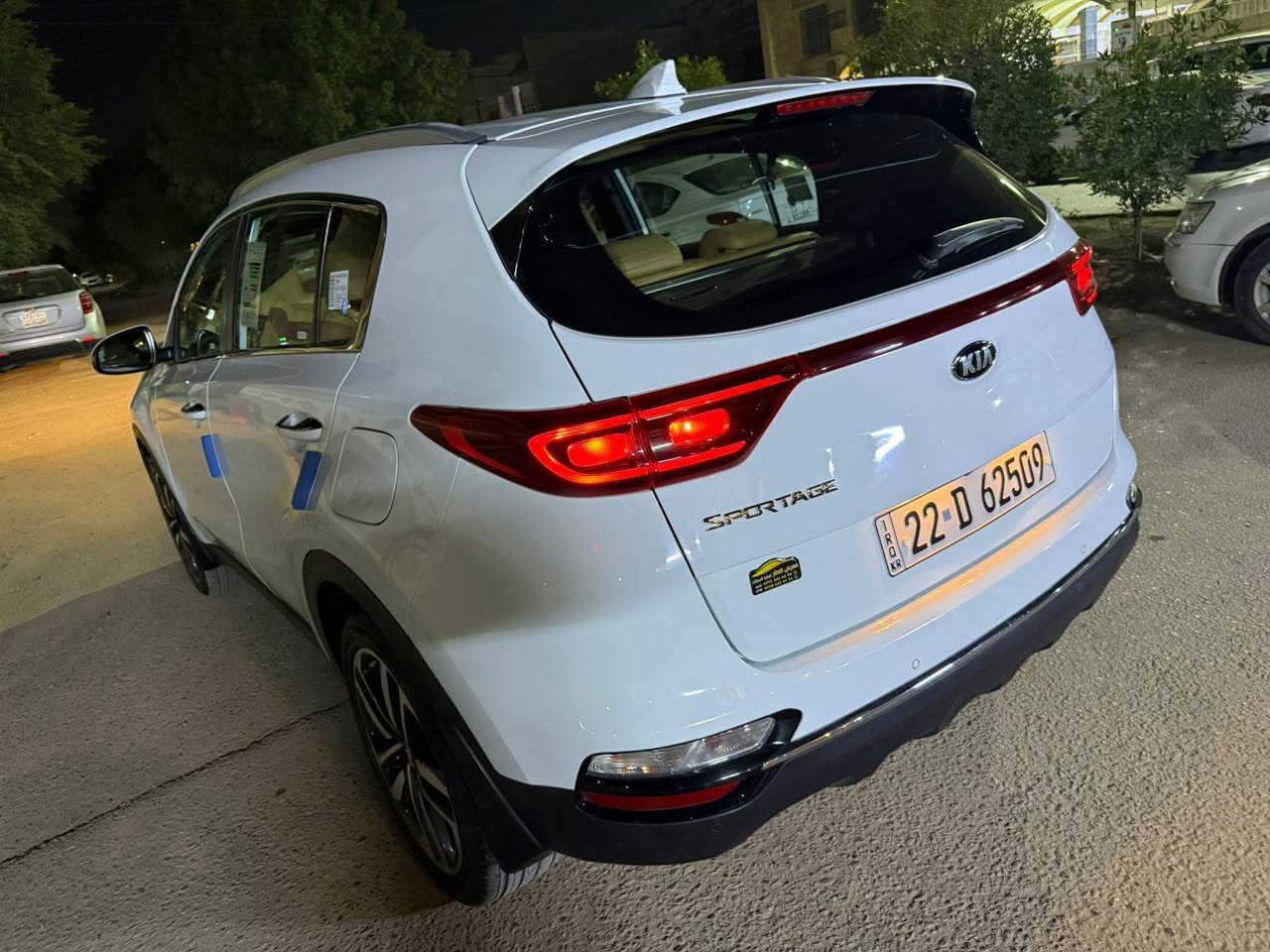 السلام عليكم
كيا سبورتج 2021 خليجي 
سويج 
كاميرا 
حساس امامي خلفي 
شاشة كبيرة كار بلي اصل 
داخل حمصي 
جلد 
اشاير مري و ترحيب 
ماشية 55 الف 
مكفوله 
رقم اربيل شرط تحويل مباشرة سنويه هزه جديد 
210 ورقه وبيها مجال 
اي استفسار 
*********** حكم 
مكان بغداد الدوره
