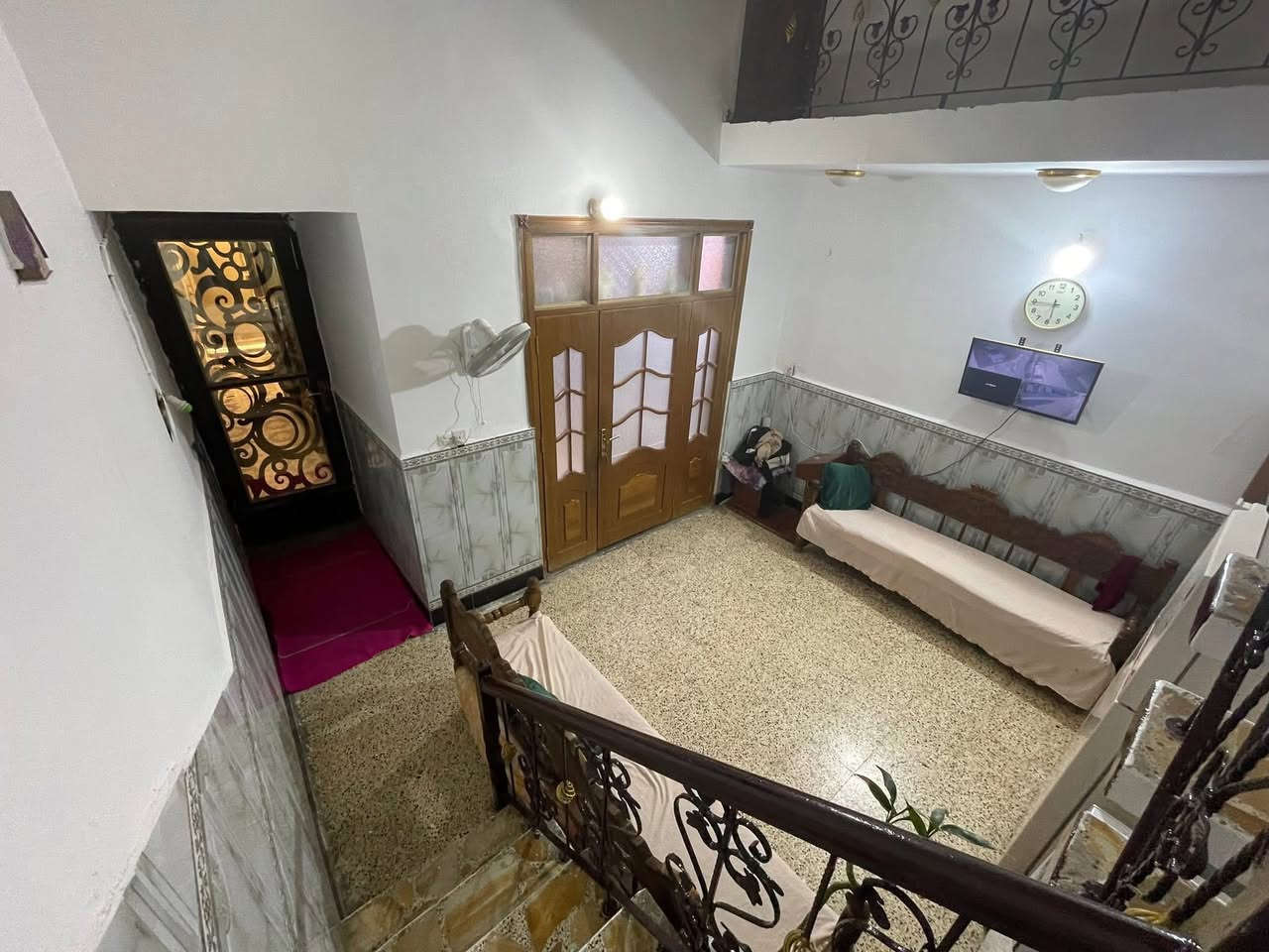 السلام عليكم
بيت 100م الثعالبة الشارع التجاري 5x20
منطقة العشر الاف (طابو ملك صرف)
بالشارع النافد الثاني /قرب طرشي الكناني سابقاً
المنطقة كاملة 
🏭 ماء / مجاري/ تبليط
🏛️مدارس حكومية وأهلية
🏨مستوصف 
🏚️سوق كبير
🎢 قريب على الشارع الرئيسي (شعب - حسينية )
المنطقة تبليط جديد 

يحتوي :-
🏠 طابقين

1️⃣ الطابق الاول 
⭕️طرمة وحمام
⭕️استقبال
⭕️هول وسط 
⭕️مطبخ
⭕️حمام داخلي
⭕️غرفة

2️⃣الطابق الثاني
⭕️2 غرف نوم
⭕️حمام 

3️⃣الطابق الثالث
⭕️2 سطح شتايكر 
⭕️بيتونة كبيرة على سطحين

👇البيت عالي عن الشارع
👇منظومة كاميرات 🎥 
👇سقوف ثانوي 
👇سخان وخزان ماء وماطور الماء
👇غير معروض عند اي دلال البيع مباشر مني

البيت بحالة جيدة جداً
موقع مميز على شارع تجاري
البيت أجمل من الفديو
السعر 155 مليون
⭕️ نعتذر عن البيع بالقسط او عن طريق المبادرة
للاستفسار 
***********
***********
