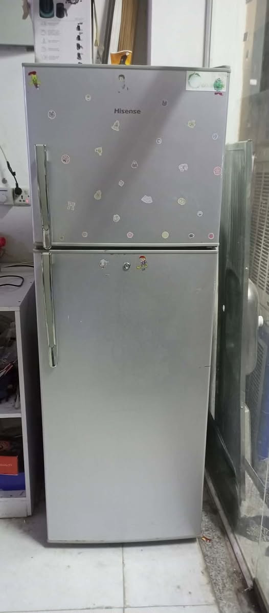 ثلاجه ١٠٠ كراسي علا ٢٥ مكان دوميز0 7 5 0 7 3 5 3 7 5 6
