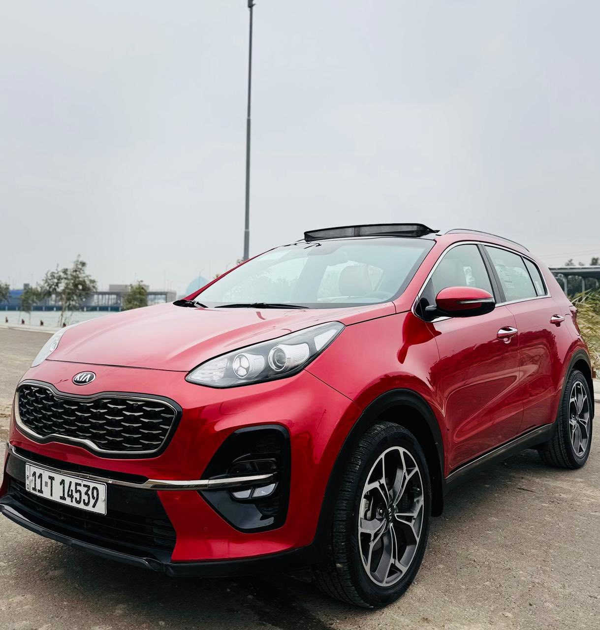 السلام عليكم
كيا سبورتج خليجي جيتي لاين موديل 2020
 الشركة الدولية ع ايد وحدة من الزيرو
ماشية72 حقيقي
فول مواصفات ١/١ معروفة 
محرك ٢٠٠٠ دوش 
رقم بغداد تحويل ثاني يوم
مكفولة عام من الصبغ والتبديل 
بانوراما.
بصمة دخول وتشغيل.
سايد بريك بصمة.
مانع منحدرات.
شاشة كبيرة.
اريل نفكيشن.
شاحن واير ليس .
تشغيل عن بعد
شفتات سرعة.
اوتو هولد.
جنطة كهرباء.
كشنات جلد بلادي و كهرباء.
.داخل لونين حمصي واسود.
حساس امامي وخلفي.
خمسه ويل كب .
قطعتين تبريد بيانو.
كامرة خلفيه.
تحكم ستيرن.
شاشه قرائه الاعطال
 .3 انضمة قيادة  
سيارة جاهزة من كل النواحي صدر تايرات
السعر195 بيه مجال بسيط جدا
الاستفسار***********
العنوان بغداد
