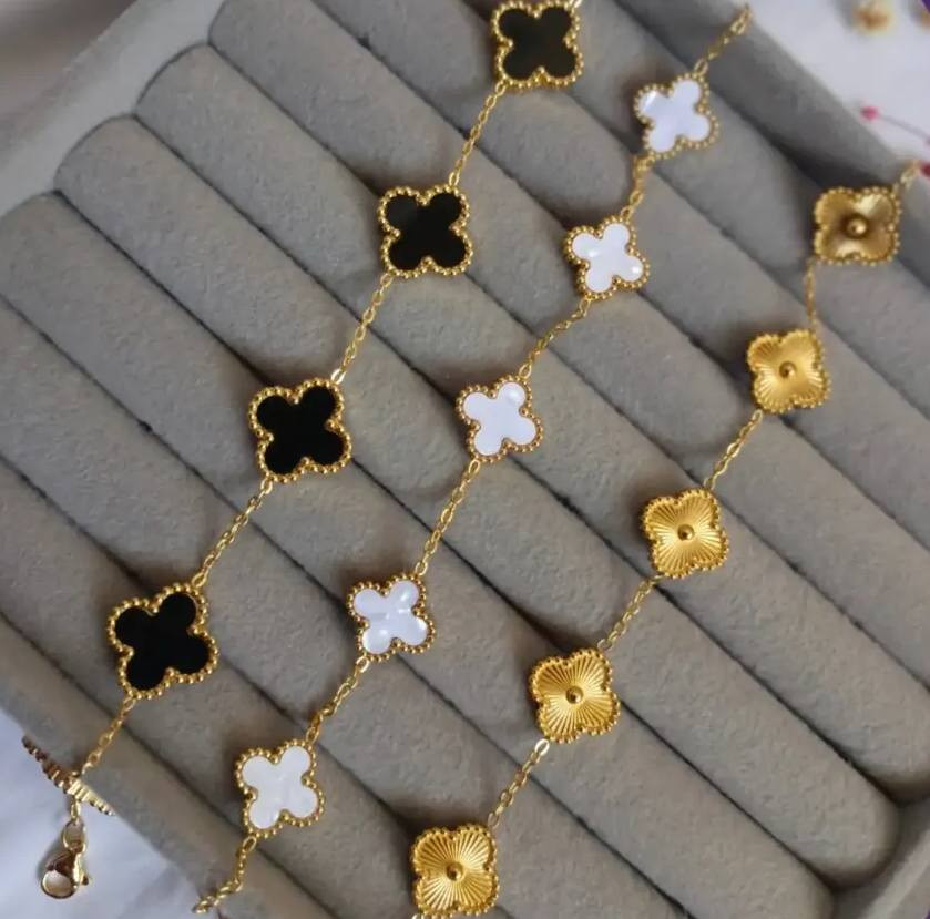 متوفر سيت كارتير ثلاثي مختوم وكذلك اساور فانكليف ب3 الوان مختوم ستانلس ستيل وخاتم الفراشة ستانلس ستيل متوفر من كل نوع قطع قليلة فقط


**إذا كنت صاحب هذا الإعلان وتريد حذفه لأي سبب، رجاءا أرسل رسالة إلى الدعم الفني**