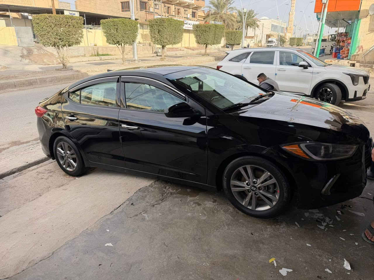 النترا 2017 وارد امريكي 
محرك 2000دوش
جاهزه من كلشي محرك كير  تبريد 
السعر 115 وبيه مجال
***********
