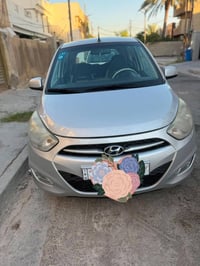 هونداي i10 موديل ٢٠١٥ سيارة مال بيت استخدام قليل جدا نظيفة بدون صبغ را...
