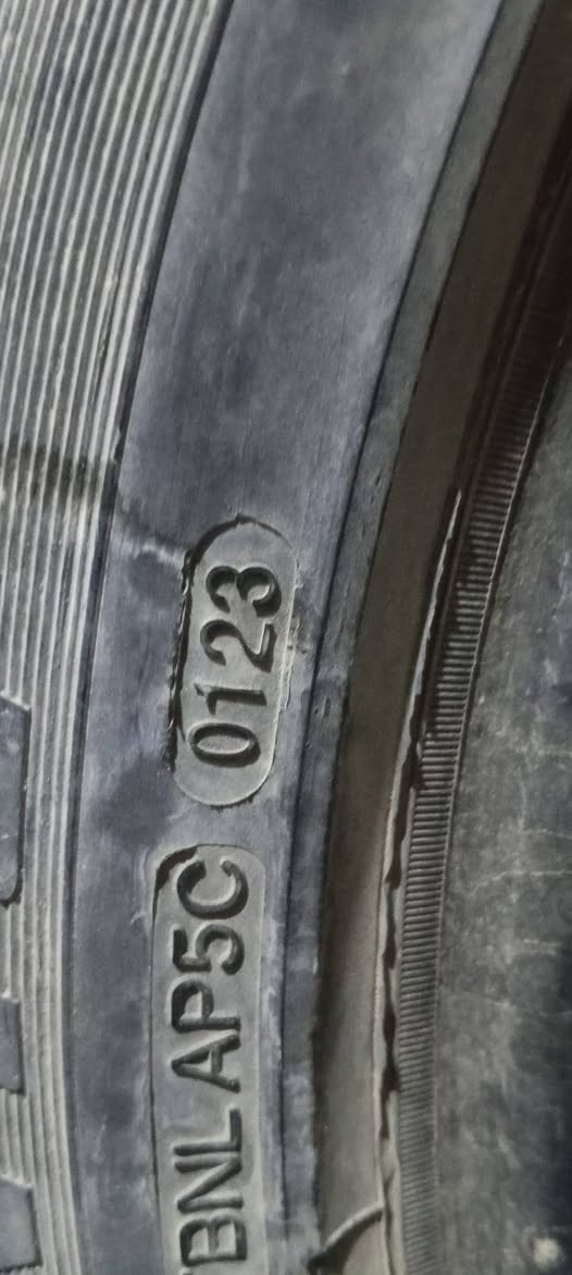 تخم تاير تايلندي حجم 225/50/17/ بس واحد بي بنجر والباقي ما بيهم شي السعر 125 وبي مجال مكاني بابل الكفل
***********
تخم تاير تايلندي حجم 225/50/17/ بس واحد بي بنجر والباقي ما بيهم شي السعر 125 وبي مجال مكاني بابل الكفل
