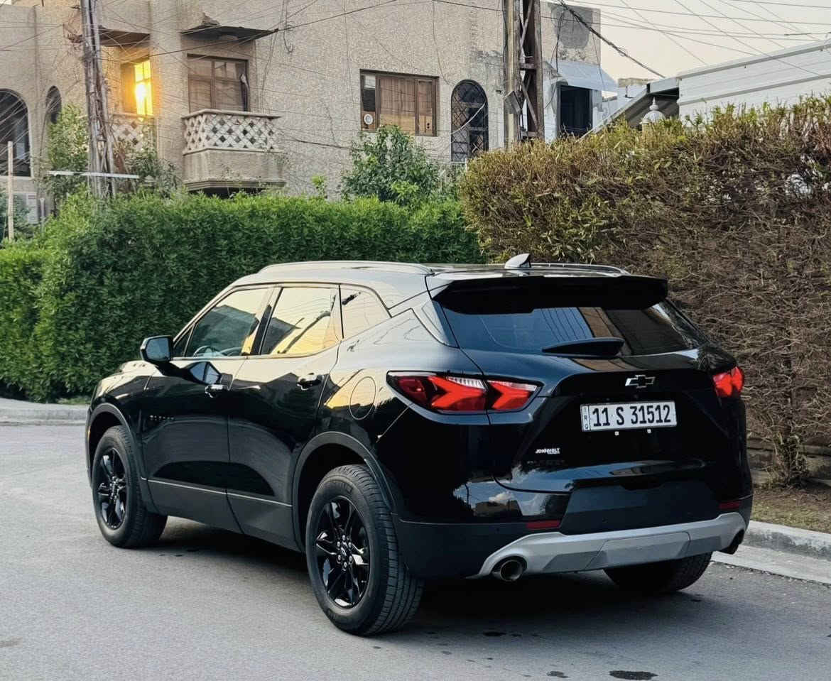 للبيع شوفرليت بلايزر  LT2 موديل 2022
( رقم بغداد سنويه بسمي)
محرك 4 سلندر 2000 تيربو 
ماشيه 60 الف 
وارد امريكي حادثه جاملغ امامي بي بارد فقط بدون دواخل بدون صبغ ايرباك طاك
وعلفحص وين ميحب المشتري
صور الحادث ورقم الشاصي موجود بلمنشور
المواصفات :- بصمه ,شاشه ,جنطه كهرباء, رادار امامي خلفي جانبي ,مقعد كهرباء, تحكمات ستيرن ,تحديد مسار, لايت امامي زينون ,لد امامي خلفي ,حساسات خلفيه ,كامره خلفيه دواره ,اوتو ستوب , تدفئه كشنات وبعد هوايه مواصفات
مكان السياره بغداد المنصور 
السعر 193 ورقه قابل لتفاوض
***********
