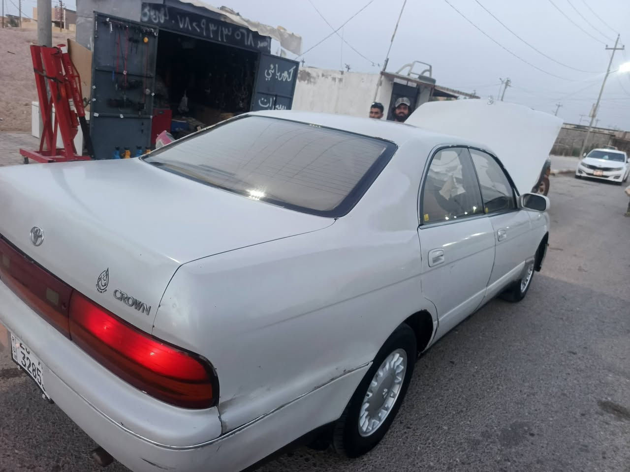 بطه متصل للبيع الون لؤلؤي موديل 91 كير ومحرك ففتي على الشرط دواخل جديده رقم نكليزي بسمي السعر 45 المبايل ***********
