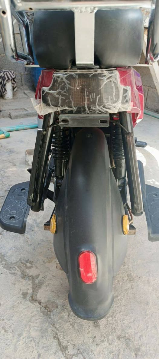 السلام عليكم دراجه شحن للبيع
استعمال قليل جدا نضيفه الدراجه
تحتوي 5 بطاريات بقدره 60v
وملف 1500w كامله مواصفات لايت هورن اشاير 
تحتوي جنطه وMP3
السعر (550 الف) وبيها مجال قليل 
للعلم دراجه جديده ونضيفه
رقمي *********** العنوان بغداد الزعفرانية
