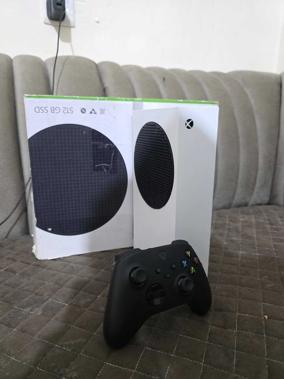 اكس بوكس سيريس اس حيل حيل نظيف بعده جديد يحتوي على 5العاب مملوكة مثل ماموضح بالصورة يعني تلعب بيهن بدون كيم باص مشترينهن با 80دولار تقريبا ويحتوي على جوستك بلادي شرط الفحص والضمان الجهاز فول الفول السعر 365وبي مجال للطيبين توصيل جميع المحافظات متوفر ***********
