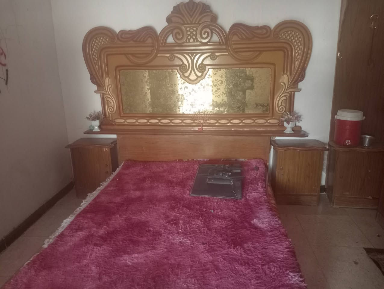 سلام عليكم غرفة اخشاب نضيف متوازي علا بيعهة للستفسار على رقم ***********
