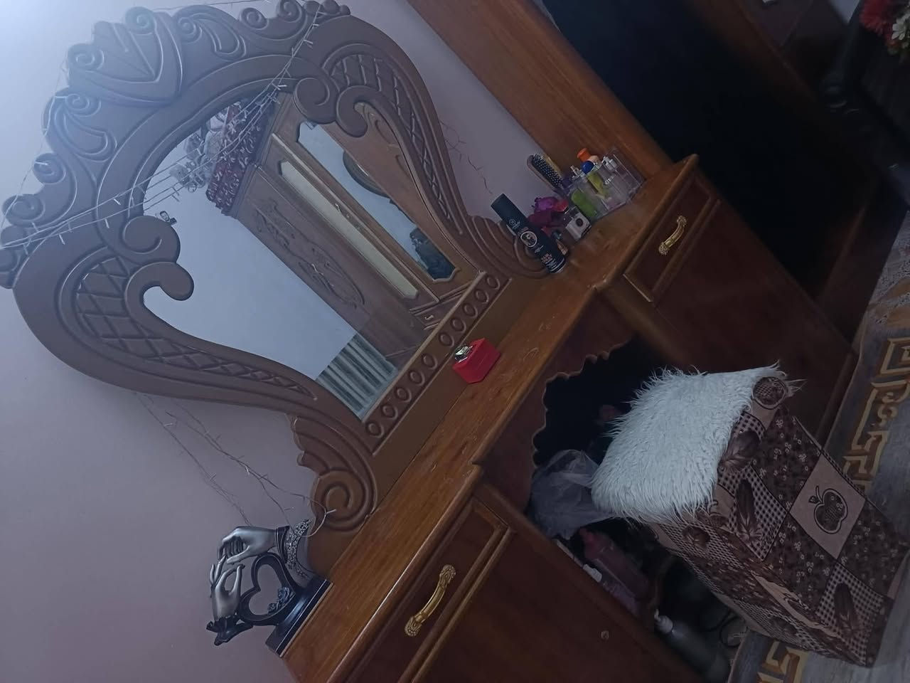 غرفة نوم حطاطه تسكام سرير زاوية مع ملحق كنتور 4 أبواب مع ملحق ميز وطابوريه أخت الجديده استعمال قليل 
ضرر بسيط مراية الكنتور أثناء النقل أنكسرت سعرها 10 آلاف
سعر الشراء مليون و300 سعر البيع 750 قابل للتفاوض 
المكان مدينة النجف 🌷


**إذا كنت صاحب هذا الإعلان وتريد حذفه لأي سبب، رجاءا أرسل رسالة إلى الدعم الفني**