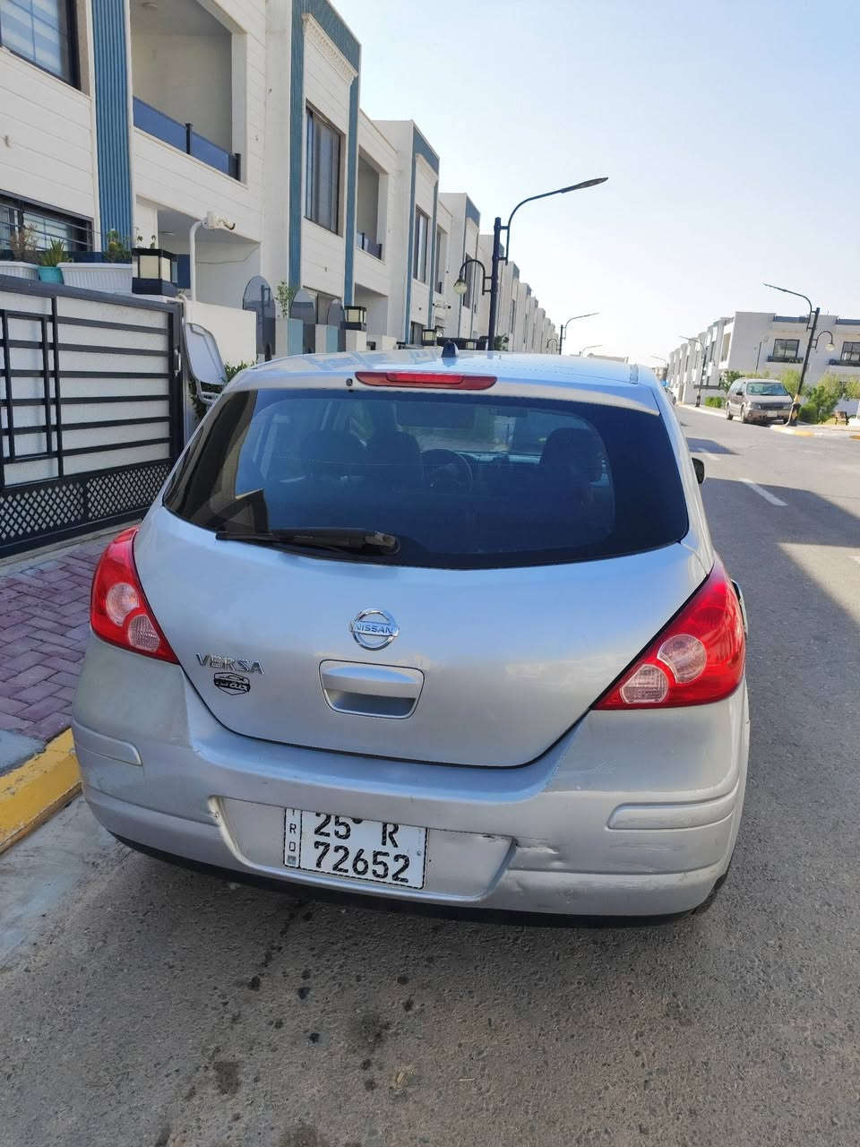 نيسان فيرسا ٢٠٠٩ كركوك 
للبيع فقط السياره معمره جديد ما بيها اي مصرف
تايرات تبريد حداديه خلفيه اماميه كلها جديده
المحرك والكير اي خللل ما بيهن
السياره بيها رصعات بال سقف وبونيد مبدل تجاري وباب سايق صبغ  وبيها صبغ بالهلال الخلفي وبيها ٤ اصابع سحب بال شاصي طرف سايق
دفتر بانزين موجود
سنويه جديده هزه جديده رقم انكليزي جديد
السعر المطلوب ٧٥ ورقه وبيها مجال شي بسيط انشاء الله
للتواصل فقط واتس اب ***********
