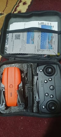 درون جديدا ما مستعملا بيها 20 ريشا و بطاريا وحدا و 7 حمايا سعر 20 0750...