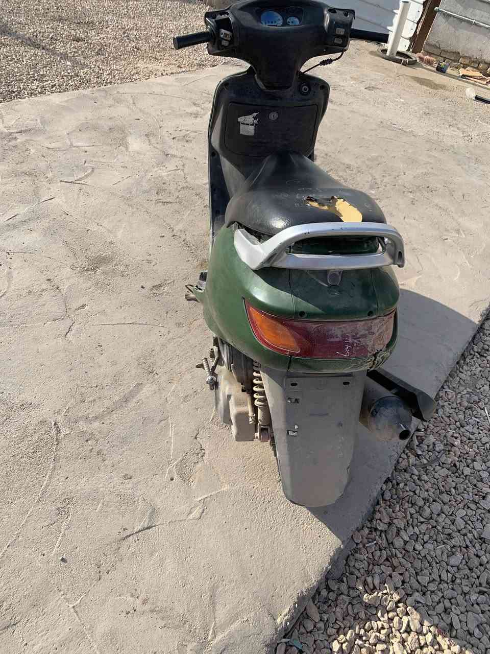 ح بيها برغي محرك بلادي صار مشدود لها صال FM السعر 350 وبيها مجال قليل للتواصل هذا الرقم  ***********
