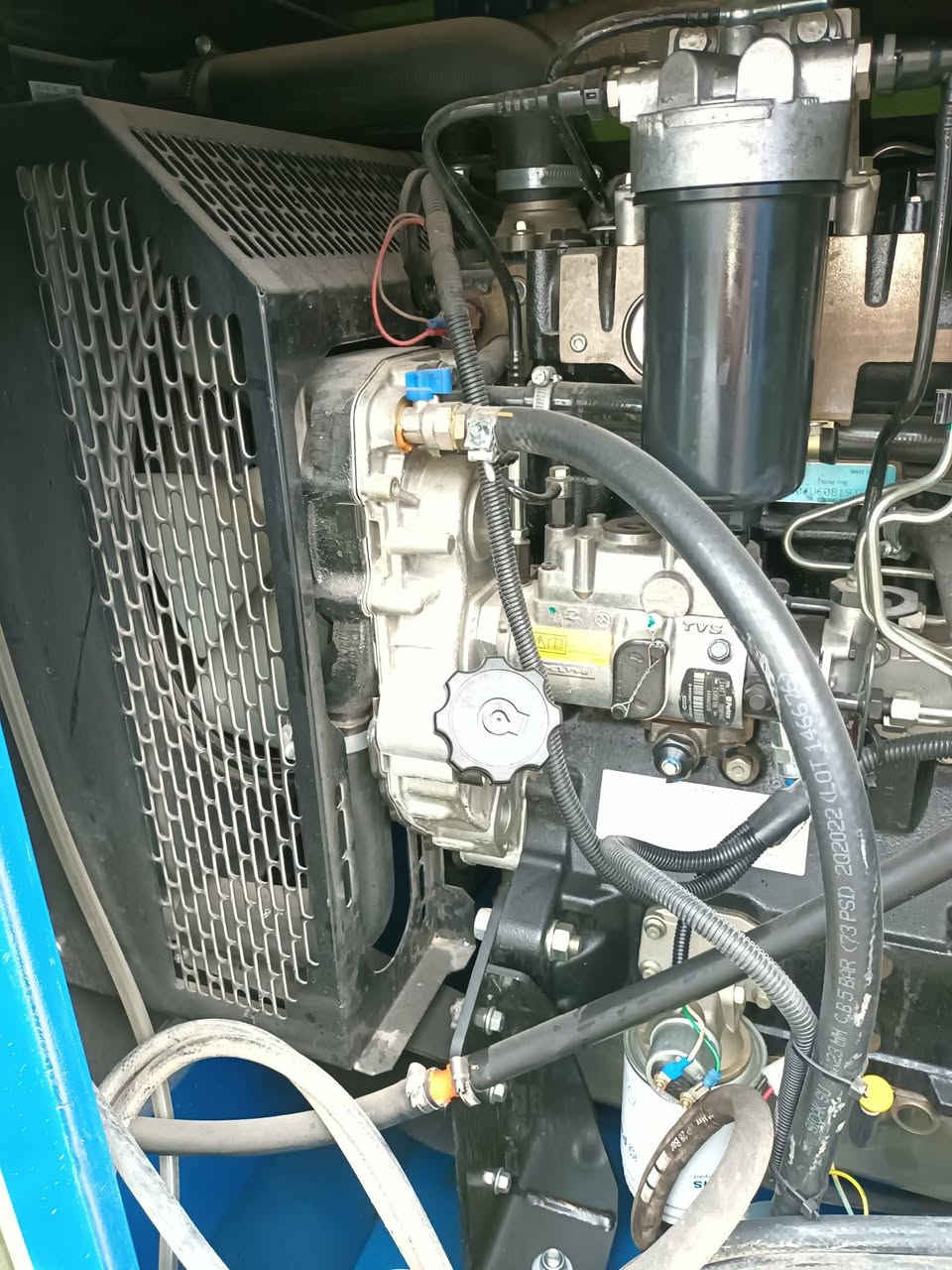 مولد بیركنز انكليزي 3 سلندر كاتم جينباور اخو الزيرو توليد لوري سومر فرنسي 60KVA ساعات العمل 200 ساعة وضع الشركة شاشة نظام حماية فول اوتو شرط الشغل  العنوان اربيل للاستفسار الإتصال *********** يوجد توصيل لكافة المحافظات وبضمان 🚚
