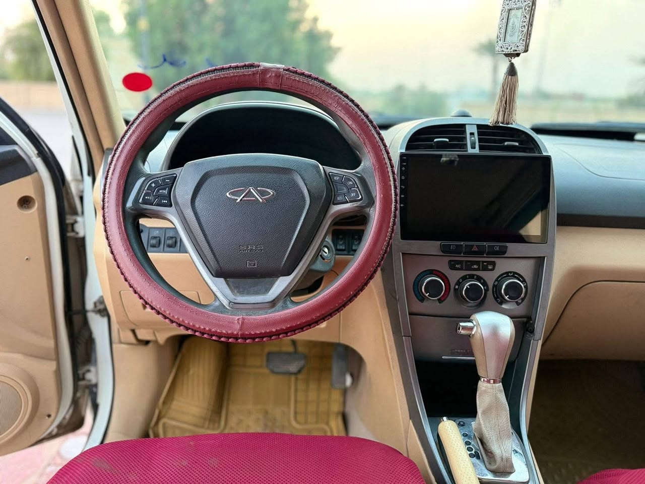 تيگو شيري للبيع
الموديل : 2014 : رقم بغداد 

- كير ميكانيك 
- محرك 2000
- شاشة كبيرة 
- حدادية جديدة + تخم تاير 
- كهربائياتها كلها شغالة 
- تبريدها حلو 

الضرر : اماكن بلبيبان خياس ملگوطات و وبيها ضربة بلجنطة بارد و صبغ و جراد قليل بلقمارة . 

المكان : الناصرية / ذي قار 

السعر : 65 ورقة قفل 

***********
