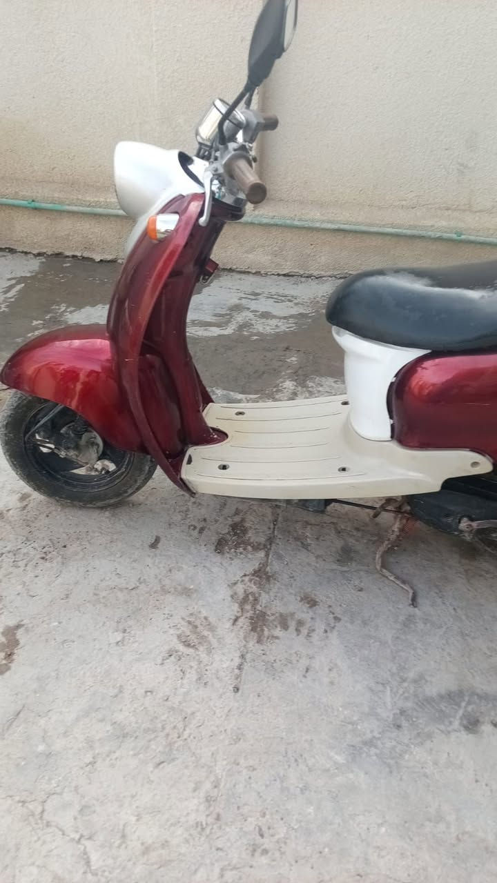 دراجة عبد الحليم شغالة هندى سعرة 150الرقم***********
