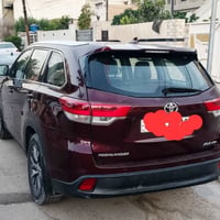 هايلاندر موديل 19 xle وارد امركي  قطعة بأمريكا  الچاملغ الايسر  والباب...