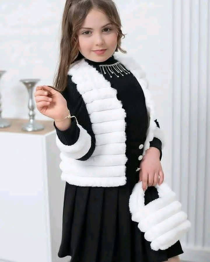 تكرار لكثرة طلب
طقم العيد 
طثم ٤ قطع 
تنورة سامواه كنزة ريب تريكو مصوف فيست وشنتة فرو
قياسات 1/2/3/4/5/6/7/8/9/10/11/12
شحن قدموس لجميع المحافظات


**إذا كنت صاحب هذا الإعلان وتريد حذفه لأي سبب، رجاءا أرسل رسالة إلى الدعم الفني**