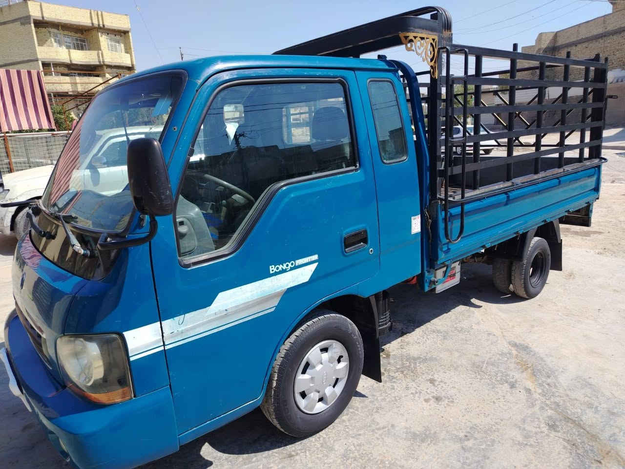 كيا ام عيون موديل 2001 رقم بغداد الماني مشروع وطني سنويه لقايه 27 تحويل مباشر محرك كير اكسن شاصي مكفولات السيارة بلاديه  بيهه صبق بس الدوسات سعر 78 وبيهه مجال سكن بغداد ***********
