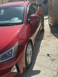 النترا 2020  لون  احمر  وارد كندي.   حادثها خلفي قبق جنطه.  باقي السيا...