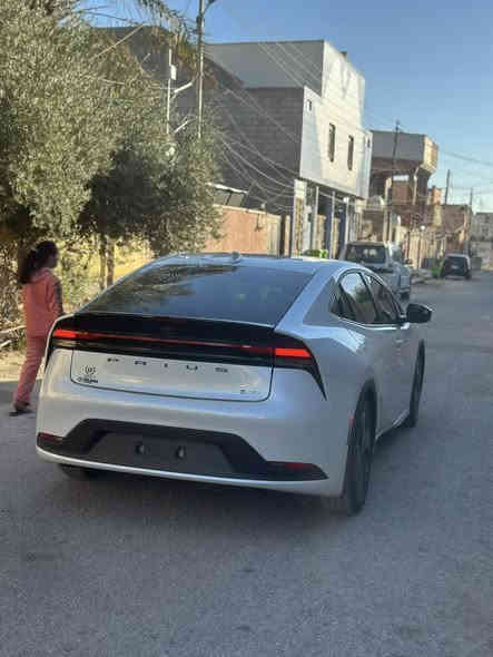 السلام عليكم 
تيوتا بريوس الشكل الجديد (2024) امريكي دخول جديد بأسمي ضررها بنيد فقط والباقي كفاله عامه ماشيه (10 الالف) محركها(2000) هايبرد 
مواصفات 
بصمه ابواب 
بصمه تشغيل 
تشغيل عن بعد 
شاشه 
كامره خلفيه 
حساس امامي 
حساس خلفي 
رادارت اماميه 
رادارت خلفيه 
مانع انزلاق 
سايد بريك بصمه 
اوتو هولد 
وضعيات قياده 
ومواصفات البريوس معروفه 
السعر//168 ورقه وبيها مجال 
للاتصال//***********. // او// 08732653924
