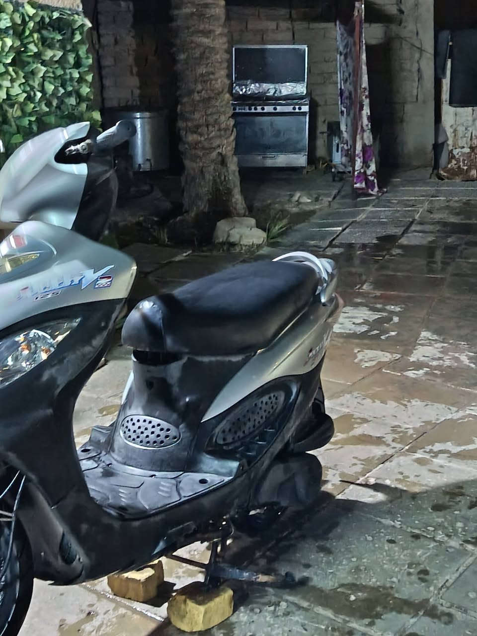 سلام عليكم دراجه كامكو (V2) للبيع💸✨
دراجه نضيفه مكفوله كفاله عامه محرك وشاصي✨💸
رجاءإ الميريد يشتري ليكسر بل سعر حلال تعبان بيه💸
مكاني نجف  المناذره الحيره ✨💸
دراجه حاله البلاد مملعوب ليه ابدد. 💸✨
السعر 650وبيه مجال للطيبن✨💸🌿
للتواصل ***********🌿💸✨
