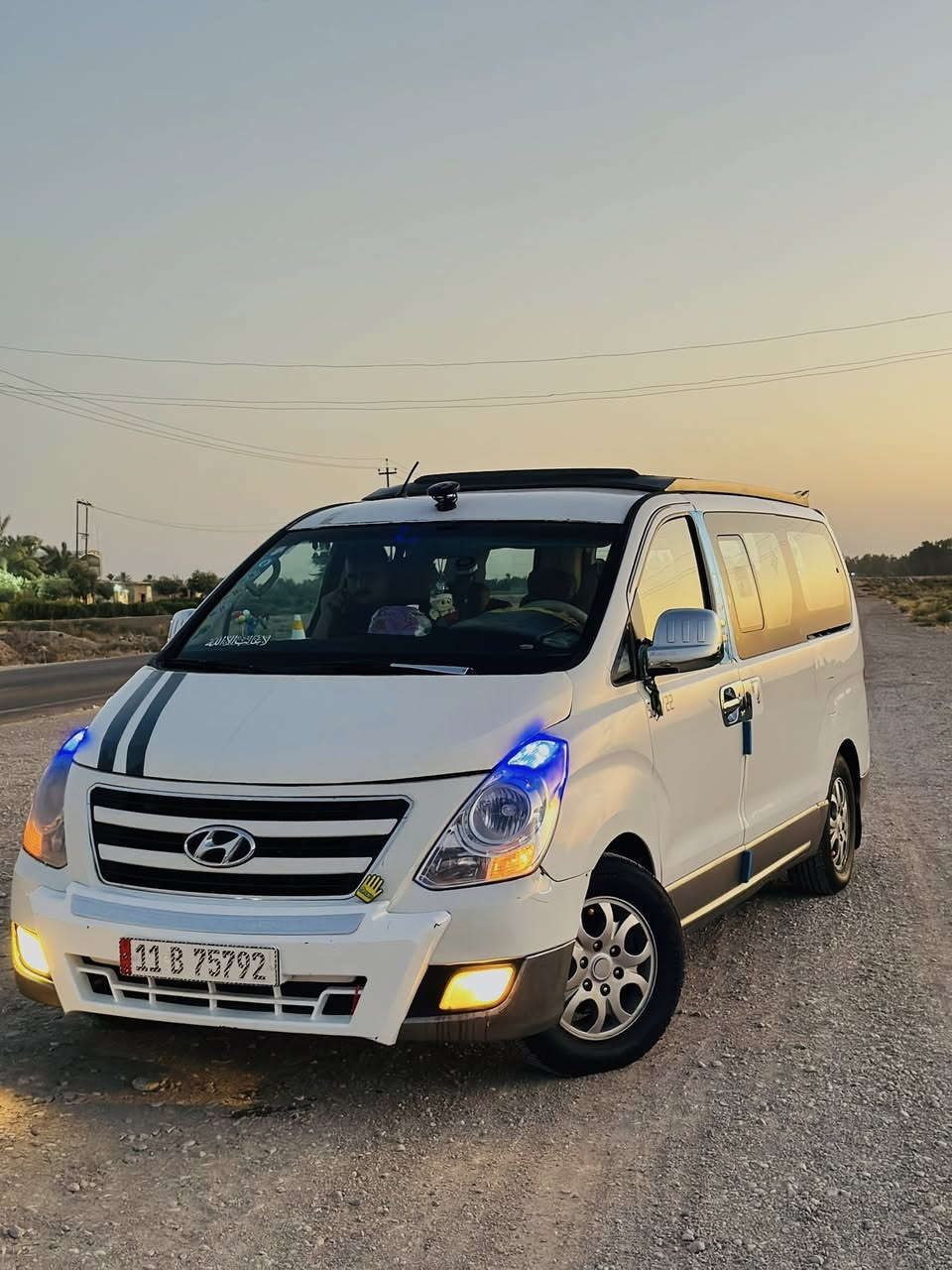 يالله سلام عليكم 
ستاركس 2013 باسمي سنويه جديده 
تخم تاير جديد 
7الوان 
دوشمه 
شاشه 
مكينه خير من الله لا تنقيص لا تبخير 
تبريد شغال تدفئه مفصوله 
ضررها طخه بل جاملغ سياق ولباب +الباب مبدل مال سايق +طخه شبر بجاملغ الخلفي اليمنه ممصلحها 
السعر 165بيها مجال للشراي 

مكاني ديالى الخالص 
***********
