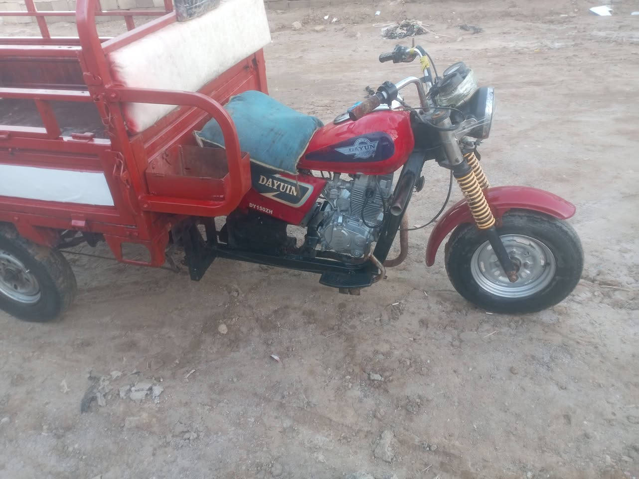 السلام عليكم متاح ستوته دايوان موديل 2018 محركها موديل  21. كامله أوراق اصوليه
سعرها 900وبيها مجال حك الجيه  مكانها واسط العزيزيه
مكلف بلنشر 
للاستفسار الاتصال ع. ***********
