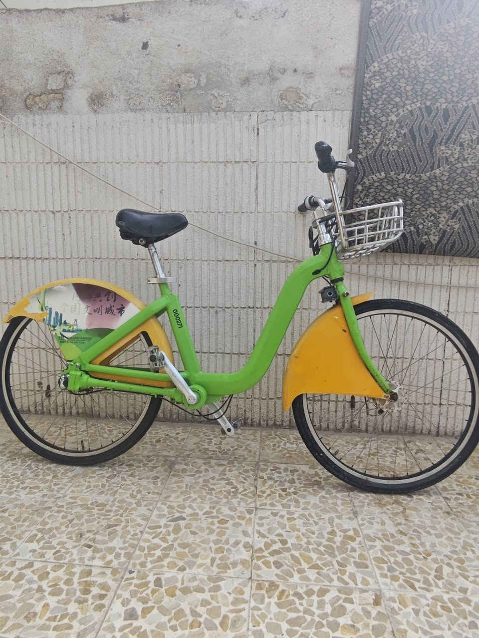 سلام عليكم بايسكل ياباني اصلي گاردن مو زنجيل بريك شغال ٣ سرعات الكير شغال البايسكل فافون بالكامل حجم٢٦ بيه بس نقص ستان  السعر ١٢٠ وبيه مجال قليل انشاء الله الرقم ***********
العنوان دور الكليه
