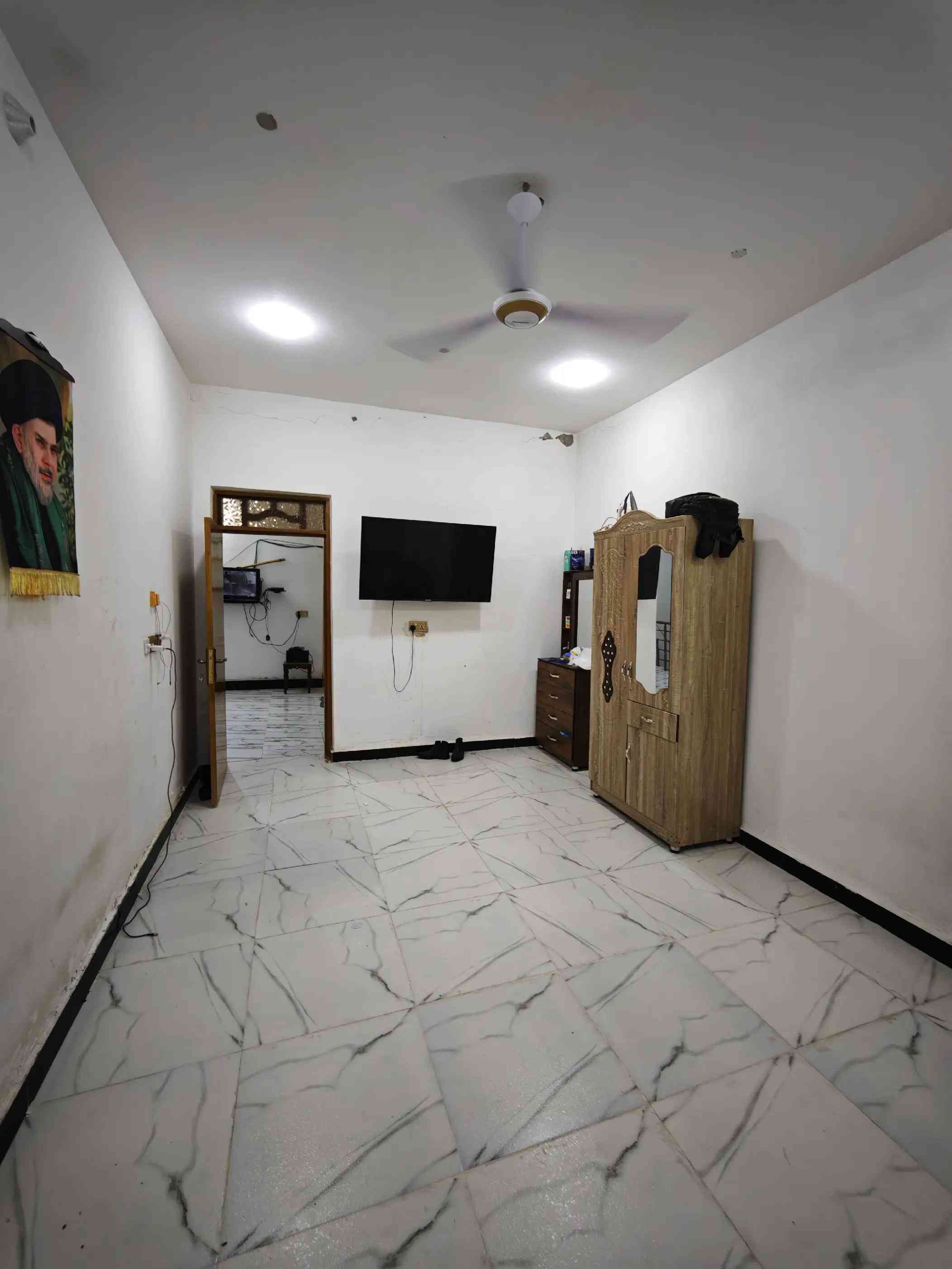 🏡 دار طابقين بناء حديث للبيع في الماجدية 🏡 📍 المنطقة: ميسان - العماره - الماجدية (شارع الجامع). 📍 شارع 15 - قرب مضيف الشيخ كاظم مشتت 📐 المساحة الكلية: 152 متر 📏 الواجهة: 7.5 متر. 🏗️ طابقين بناء حديث (الطابق الأول منجز عام 2020).⬇️  غرفتين نوم مريحة 🛏️🛏️ صالة داخلية واسعة + منور للتهوية والإضاءة الطبيعية ☀️ مطبخ مجهز بالكامل 🍳 استقبال ضيوف 🚪 طرمة🚘 صحيات(داخلية + خارجية) 🚽 ⬆️ الطابق الثاني: بناء (2023) 3 غرف نوم واسعة 🛏️🛏️🛏️ صالة 🛋️ مجموعة صحيات متكاملة 🚽 💵 السعر: 175 مليون دينار عراقي (قابل للتفاوض) 📞 للاستفسار والتواصل المباشر: للمزيد من التفاصيل أو لتنسيق موعد لمعاينة العقار، يرجى الاتصال بنا: ☎️ رقم الهاتف: *********** 🤳 واتساب أو اتصال مباشر أهلاً وسهلاً بكم، مكتبنا في خدمتكم دائماً لتقديم أفضل العروض #عقارات  #قطع_اراضي  #عقار  #بيع_و_شراء_عقارات #الشعب_الصيني_ماله_حل😂😂 
