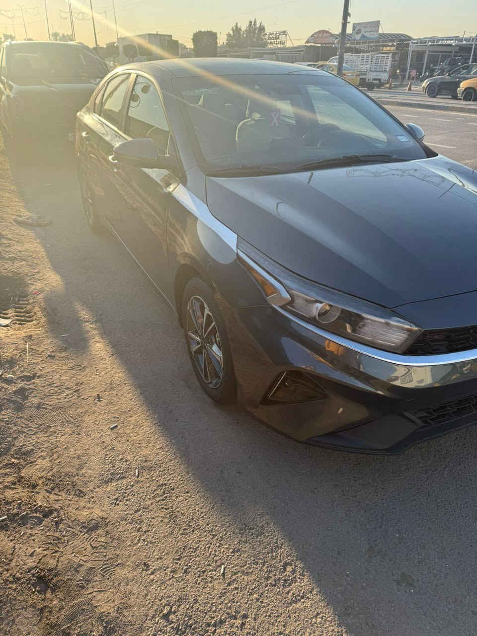 السلام عليكم كيه فورتي موديل ٢٣ وارد امريكي محرك ٢٠٠٠دوش المرغوب سياره جاهزه بدون رقم منفيس بسمي سياره ماشيه ٢٦ الف بوضع زيرو بيع مستعجل سعر ١٢٨ صور الحادث مرفوقه جاهزه معمره كبل ترقم عنوان بغداد لامين للاستفسار على رقم ***********
