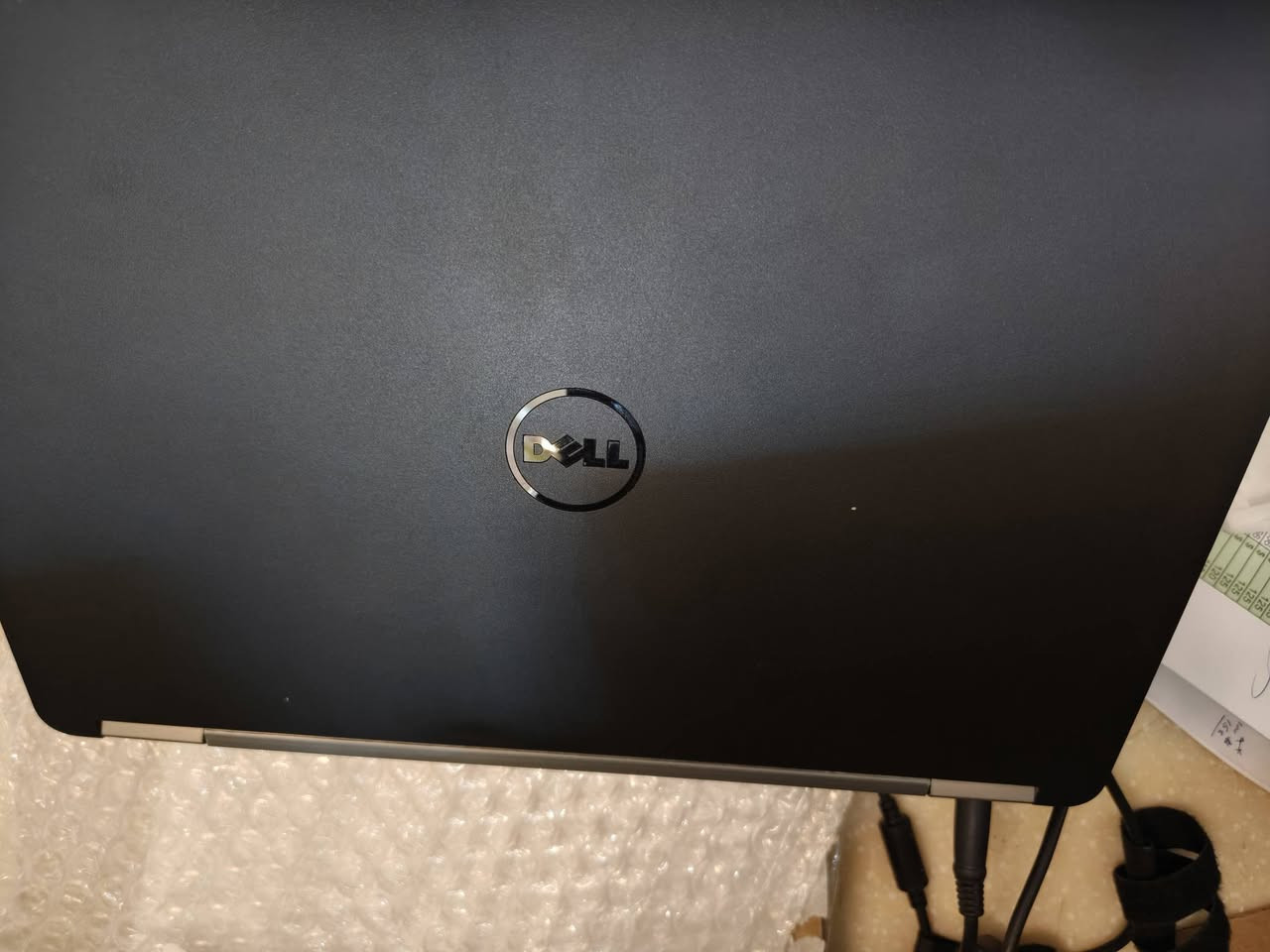 *للبيع لابتوب Dell Latitude 5470 - نظيف جداً*

*المواصفات:*
1. *الموديل*: Dell Latitude 5470 - 14 بوصة بزنس
2. *المعالج*: Intel Core i5-6200U الجيل السادس 6th
3. *الرام*: 8GB DDR4 قابل للترقية 16GB
4. *التخزين*: 256GB SSD سريع - الإقلاع بـ 10 ثواني
5. *كرت الشاشة*: Intel HD Graphics 520 مدمج
6. *الشاشة*: 14 بوصة HD
7. *المنافذ*: 3x USB 3.0 + HDMI + VGA + منفذ شبكة + قارئ SD + ExpressCard
8. *الحالة*: نظيف 9/10 
10. *الملحقات*: شاحن أصلي

*الاستخدام*: مال دراسة، أوفيس، برمجة، نت، يوتيوب، زوم. الجهاز سريع ومايعلق.

*السعر*: ١٩٠وقابل للتفاوض البسيط 
*المكان*: نجف شارع المدينه عامود 14
*للتواصل واتساب *: ***********
