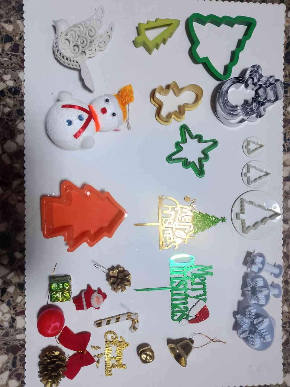 يتوفر لدينا كل ما يخص الكرسمس 🤍 يتوفر لدينا خدمة توصيل داخل النجف ***********
