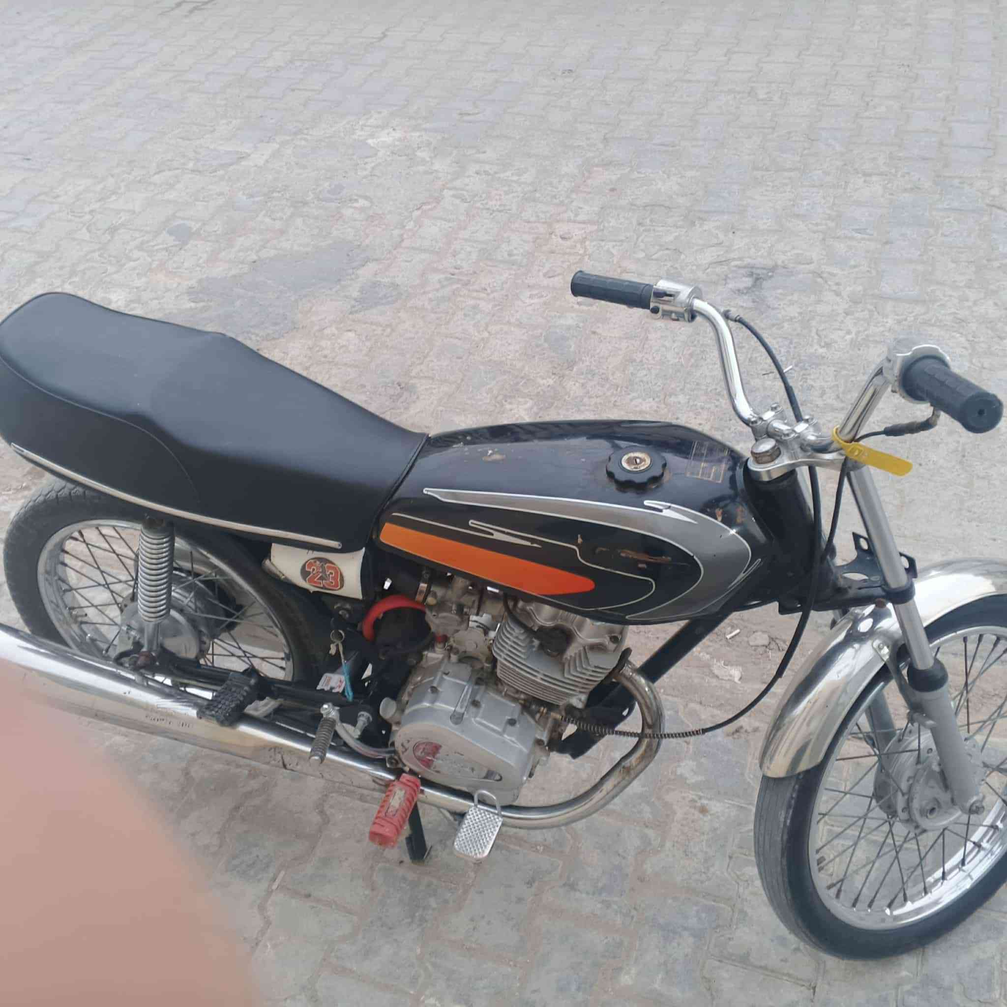 السلام عليكم دراجه للبيع محرك 5كير سعر 300
عنواني حي ميسان ***********
