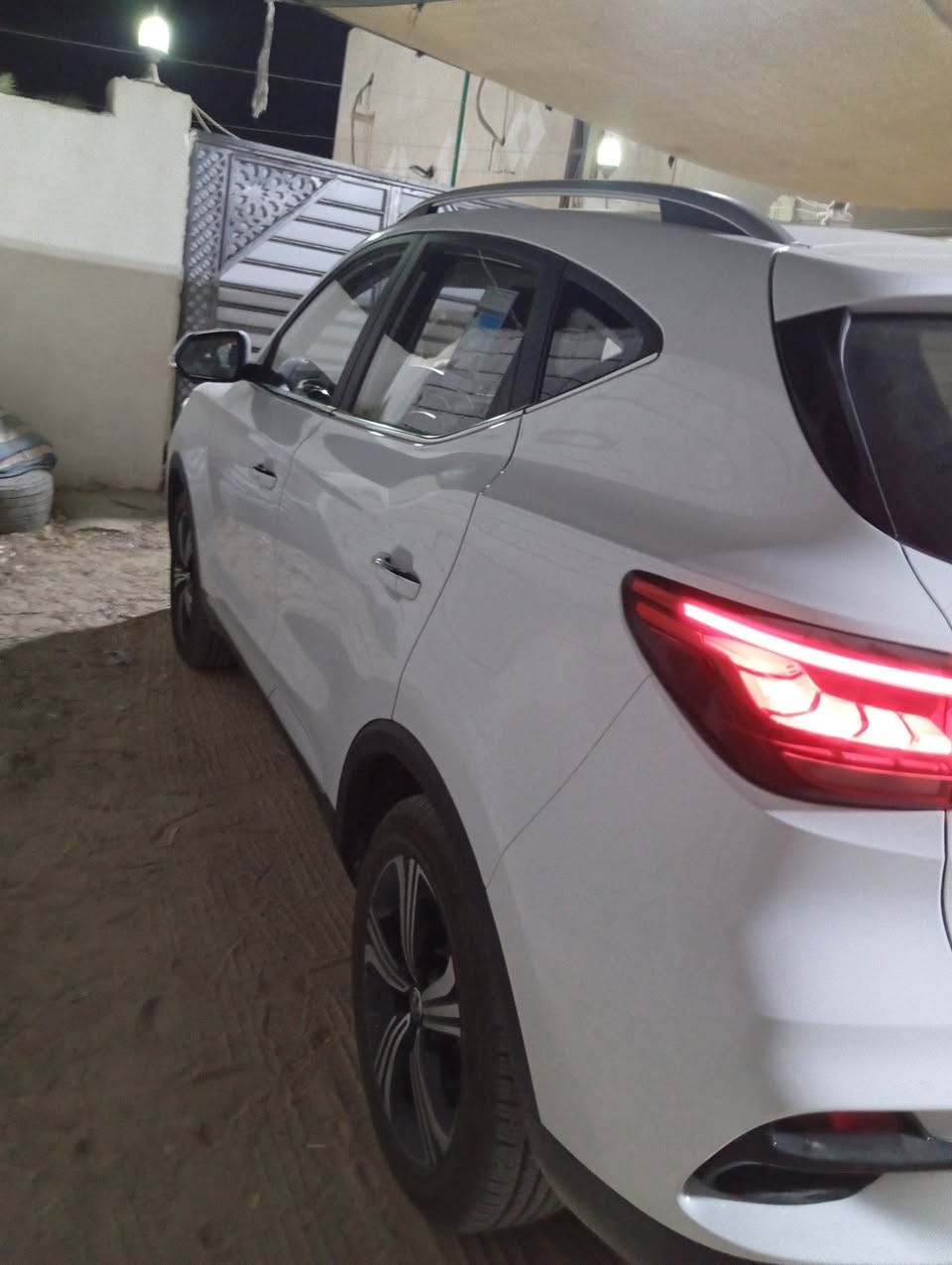 من رخصة الادمن اخوان سيارة ام جي zs موديل ٢٠٢٥ فول مواصفات ماشية ١١ الف السيارة اقساط للمصرف الزراعي وكالة عامة مراوس بسيارة باجيرو مكان السيارة بصرة ***********
