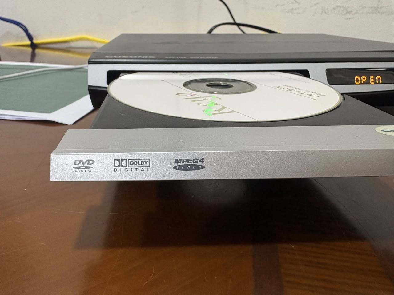 مرحبا
للبيع مشغل أقراص

تشغيل أفلام وأغاني من أقراص DVD وCD

 • يدعم USB لتشغيل ملفات من الفلاش

 • يشتغل على التلفزيون لعرض الفيديو
مكاني الموصل حي الزهور


**إذا كنت صاحب هذا الإعلان وتريد حذفه لأي سبب، رجاءا أرسل رسالة إلى الدعم الفني**