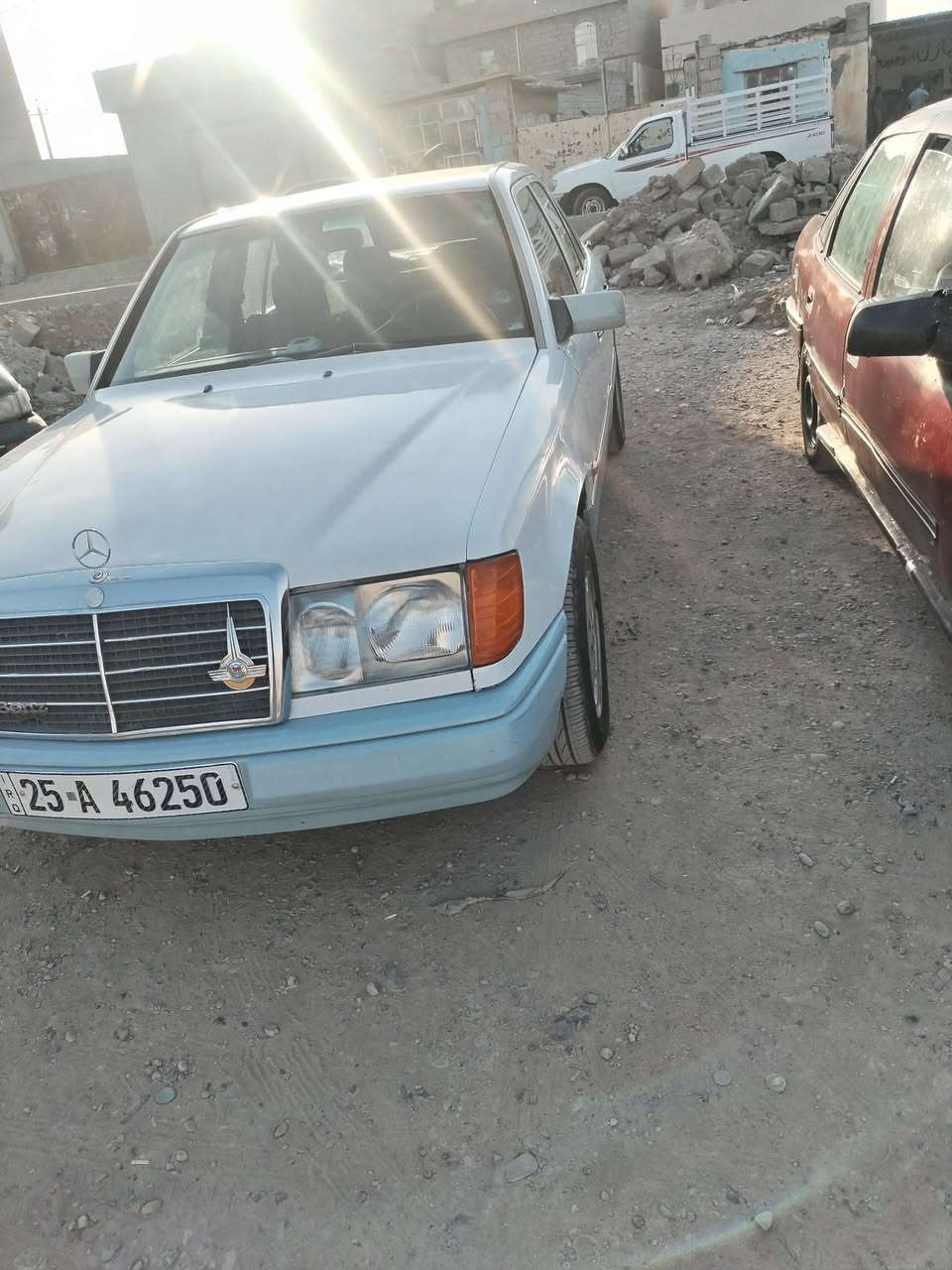 مارسديس دب
موديل 92
 سنويه و تكمه 92
 رقم كركوك انكليزي
 مكينه بطه ثنين ونص تخم تاير كهربائيات كلهن شغاله تبريد ثلج  قطره خياس مابيها كفاله عامه
 58 وبيها مجال 
الرقم ***********
مكانها ديالى شهربان

