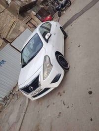 شباب سني مديل 20بيها قطعا صبغ جاملغ خلفي وبيها مكانات بارد مابيها اي ش...