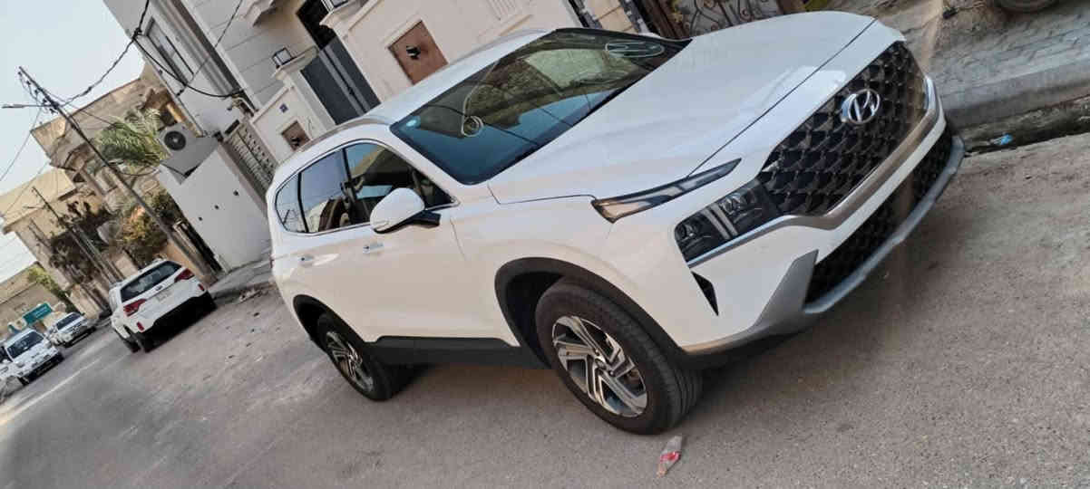 سنتافي موديل 23 مكينه 2500
السيارة جديدة وصور الحادث مرفقه بالمنشور

للاستفسار الاتصال على الرقم ***********
